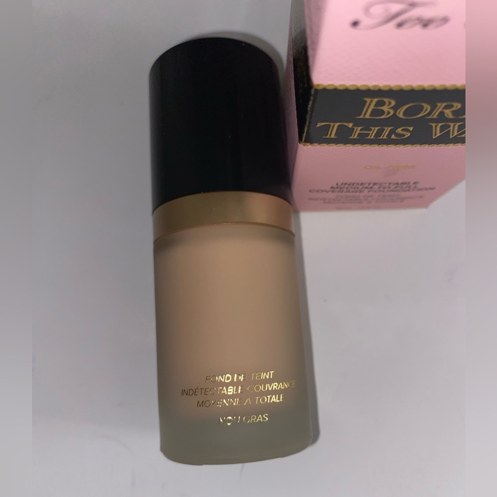 Too Faced - Born This Way - Natural Finish Longwear Liquid Foundation (SNOW) - Picture 15 of 16